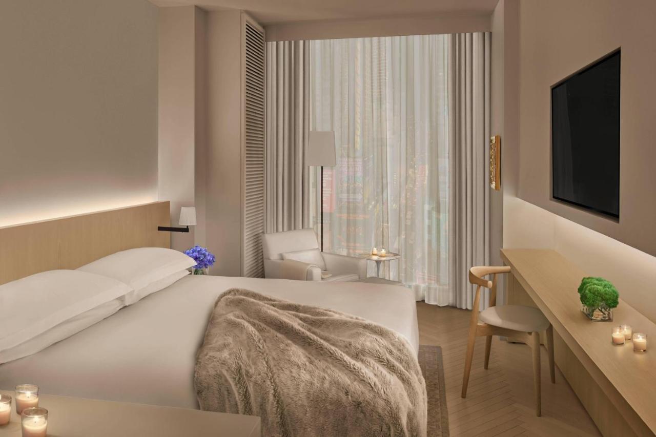 Quarto King com Vista Times Square e Duche para Pessoas com Mobilidade Condicionada - Acessível a Pessoas com Mobilidade Condicionada
