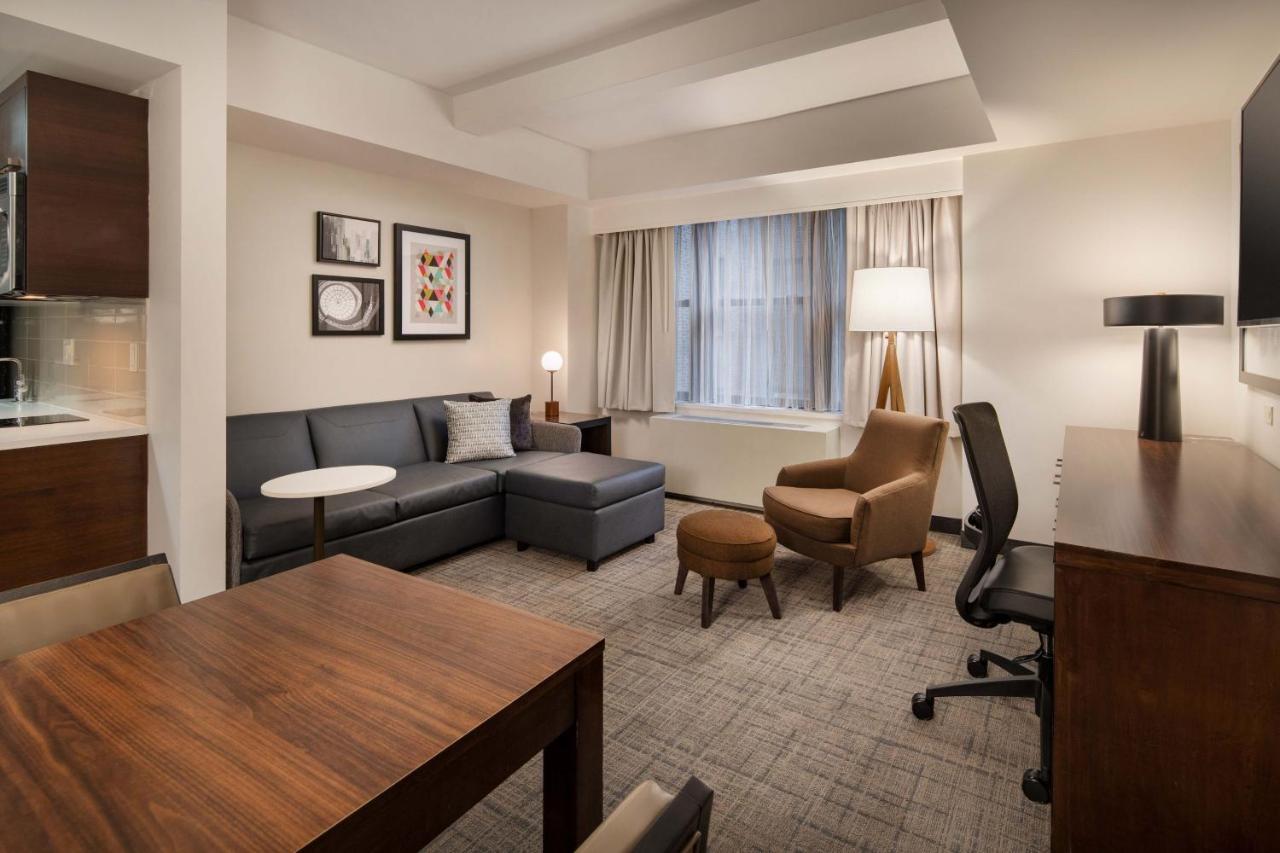 One-Bedroom King Suite Sofa Bed,1416366660:JPEG