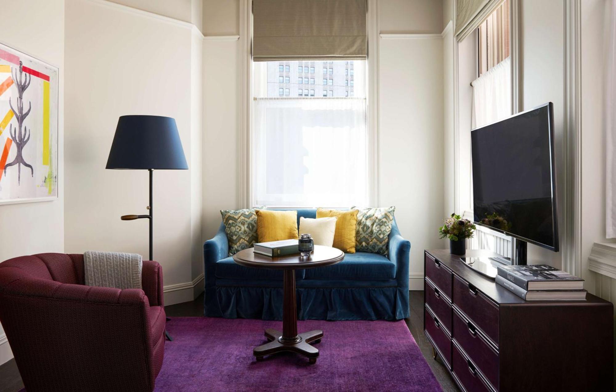 One-Bedroom Corner Suite,1448368201:JPEG