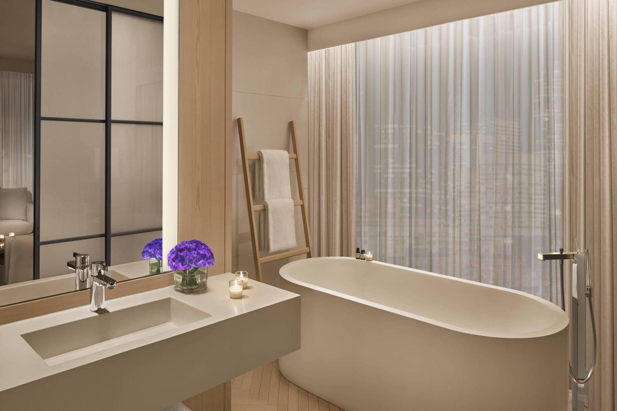 Premier King Suite with Times Square View