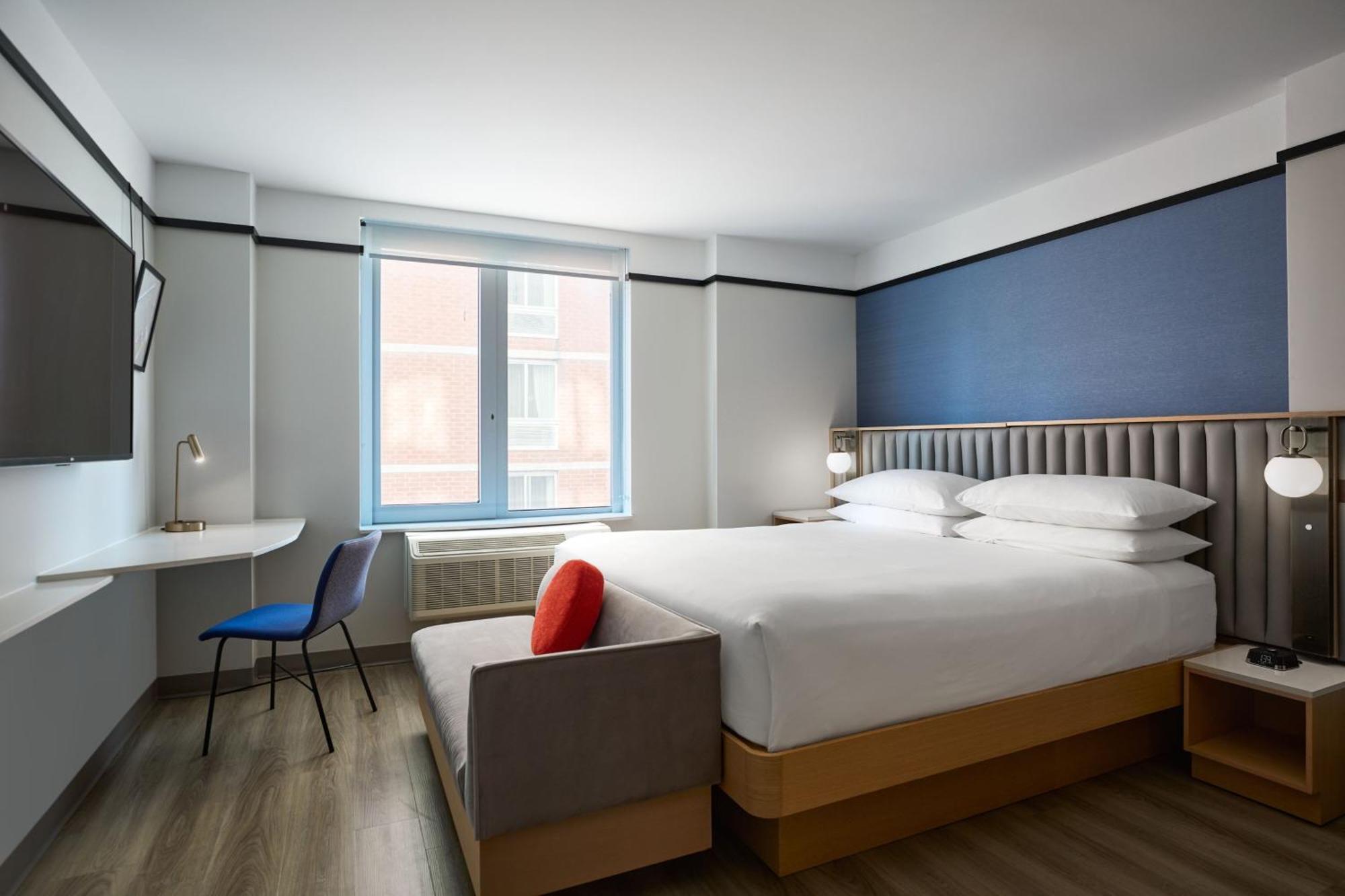 King Room,1550922940:JPEG