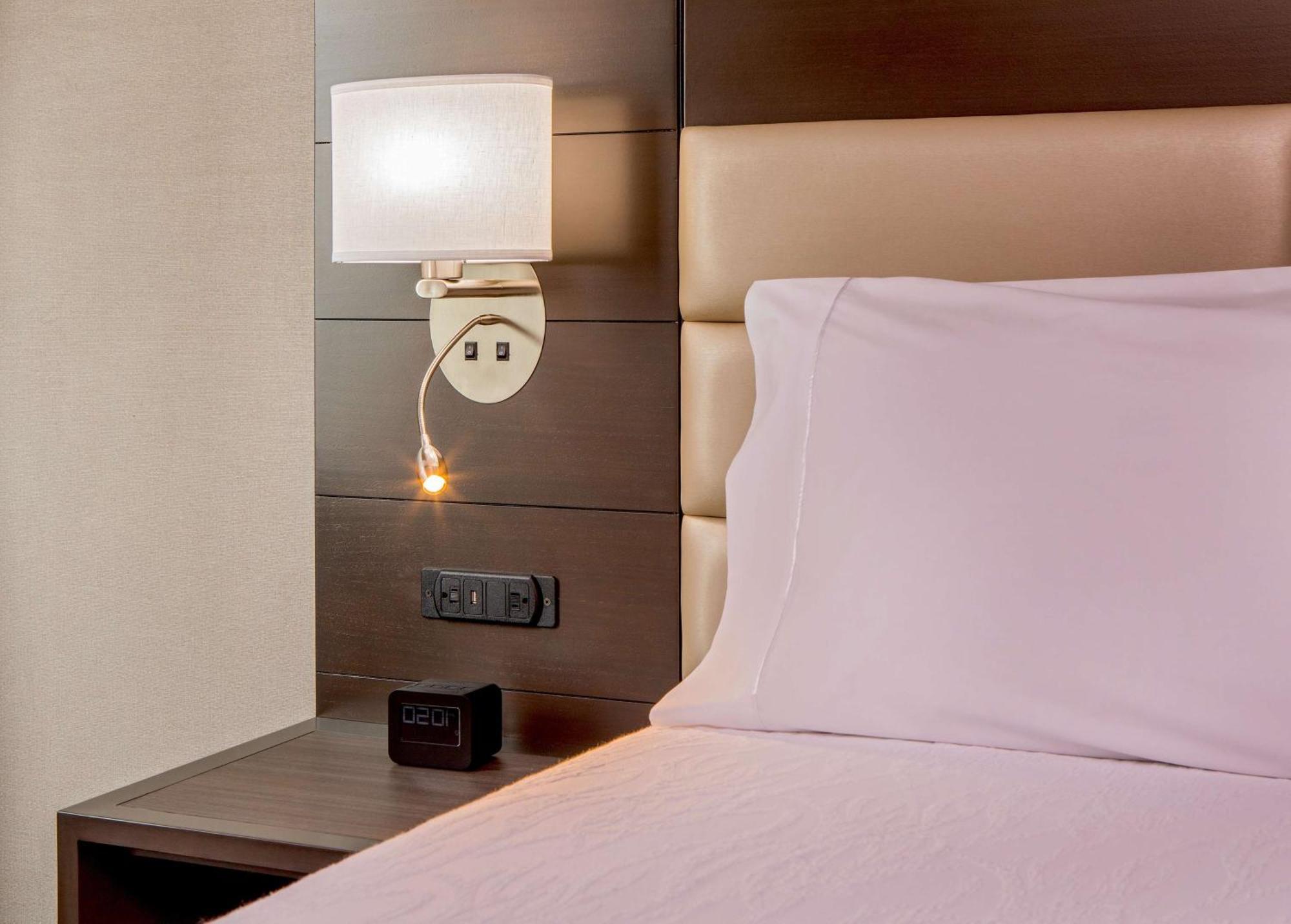 King Bed City View