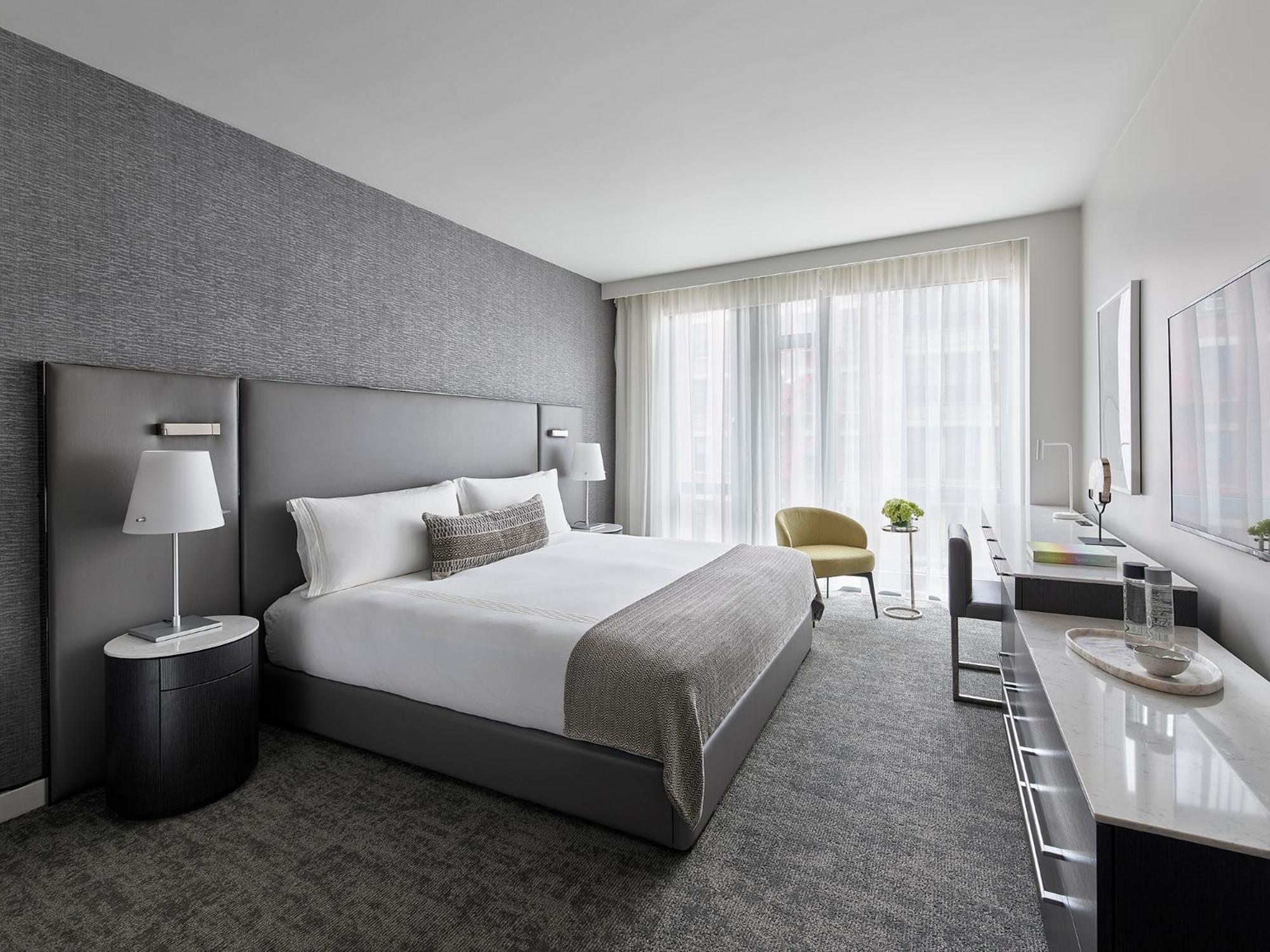 Deluxe King Room