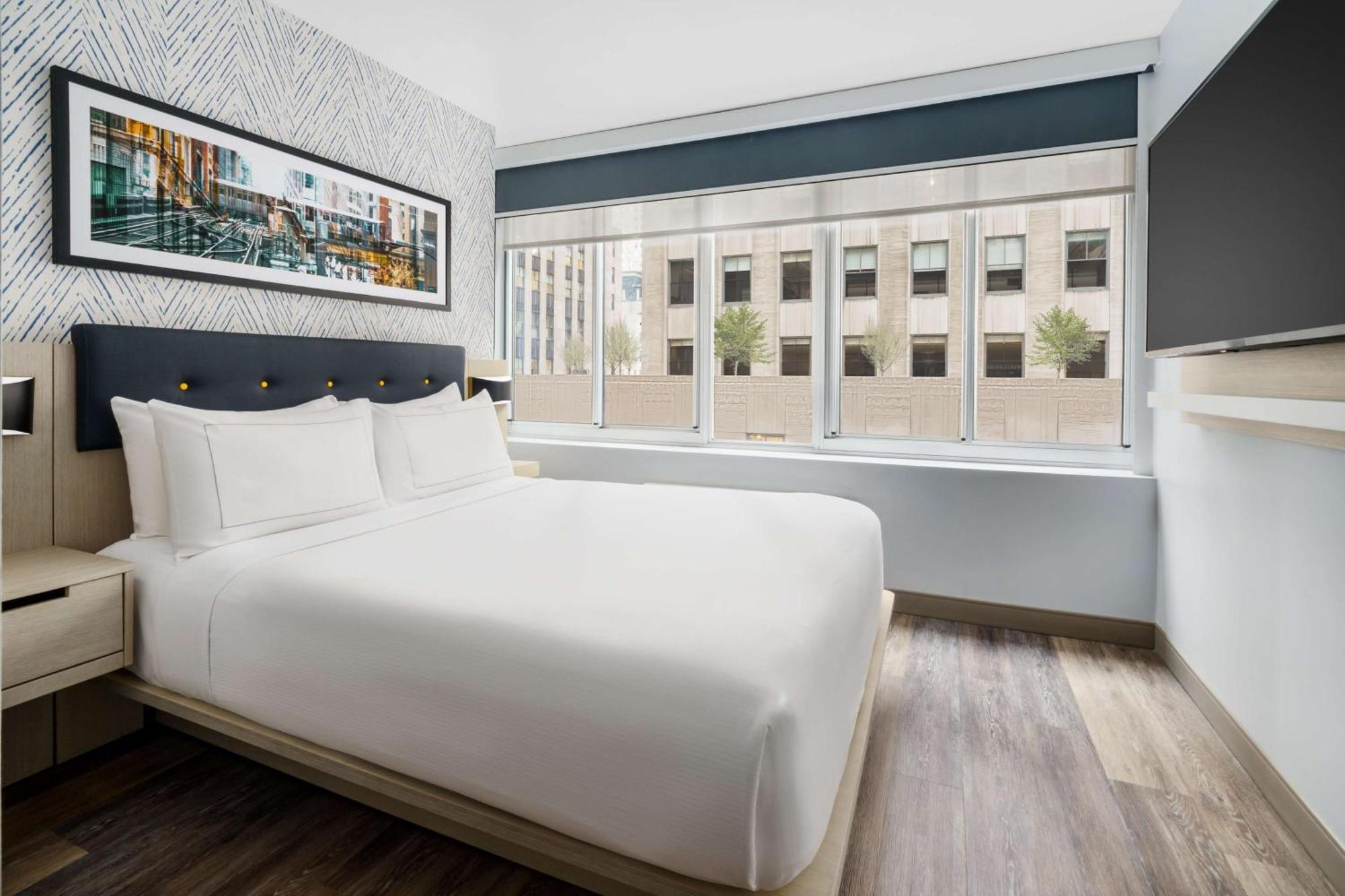 Deluxe Queen Room