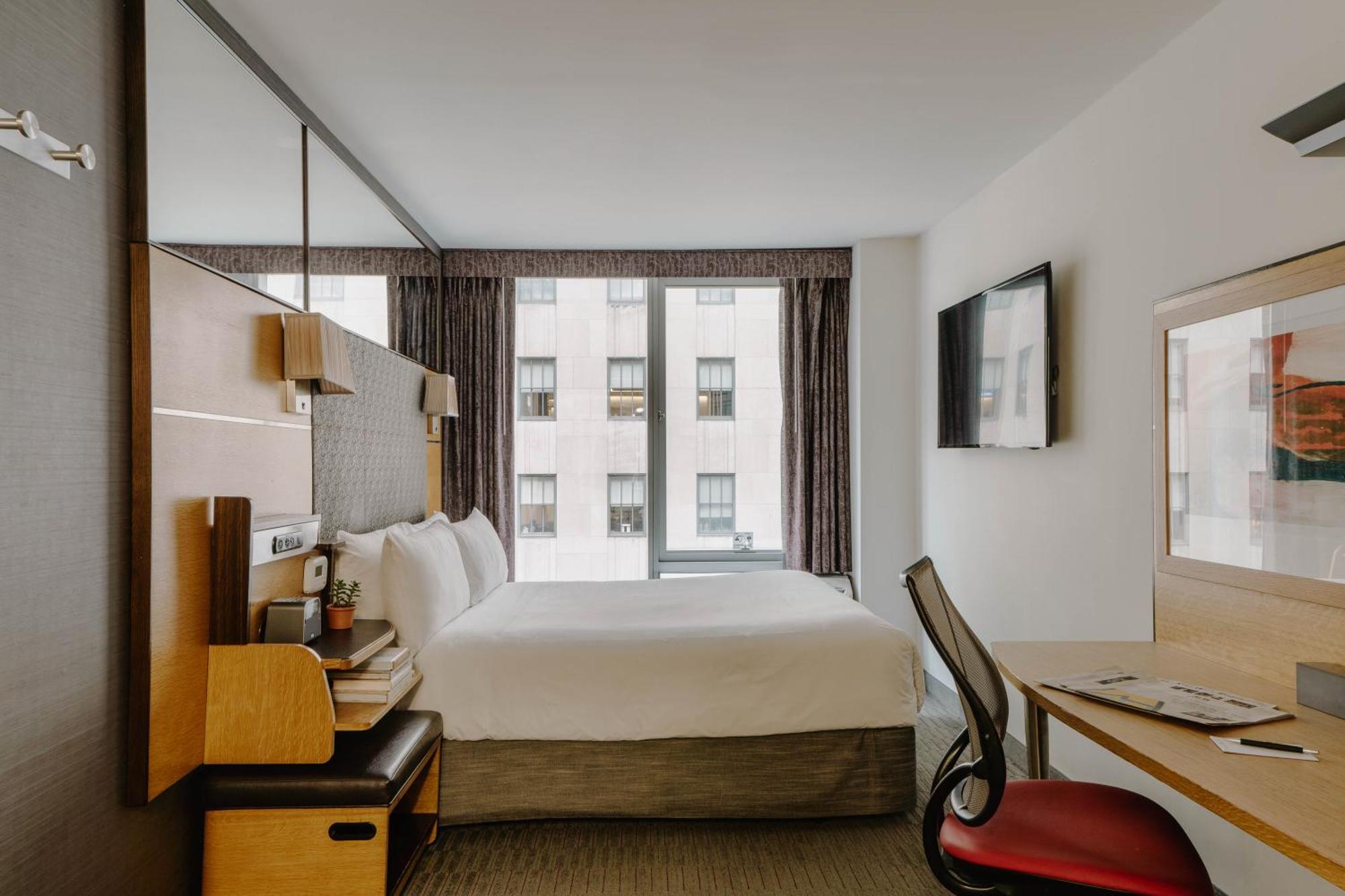 Superior Room,1604081167:JPEG