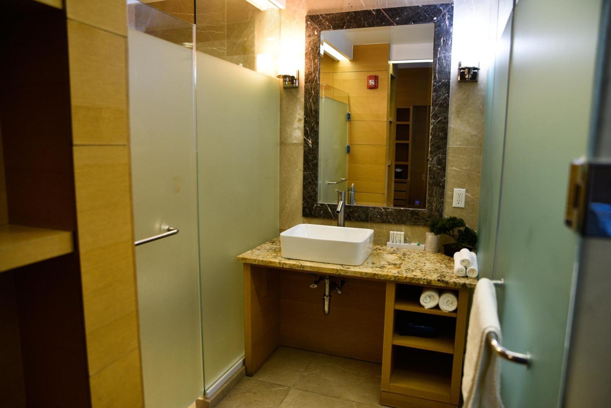 King Room Spa Bath
