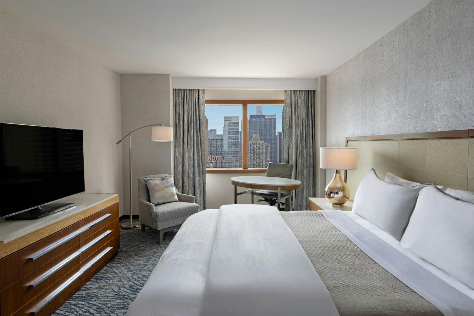 Traditional King Room with Roll-in Shower - Mobility and Hearing Accessible